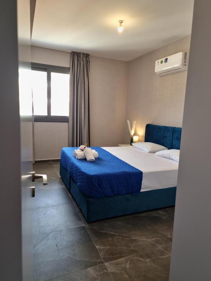 Carisa Deluxe Apartment With Jacuzzi Larnaka Exterior foto