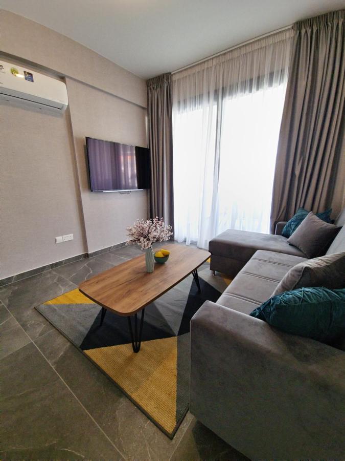 Carisa Deluxe Apartment With Jacuzzi Larnaka Exterior foto
