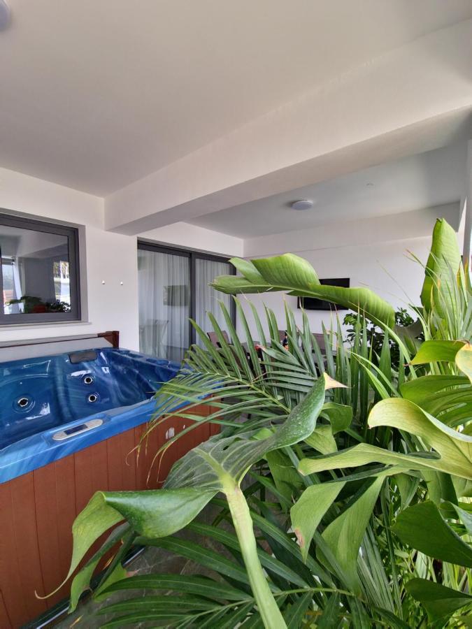 Carisa Deluxe Apartment With Jacuzzi Larnaka Exterior foto