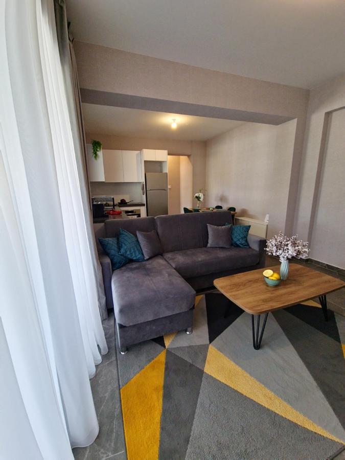 Carisa Deluxe Apartment With Jacuzzi Larnaka Exterior foto