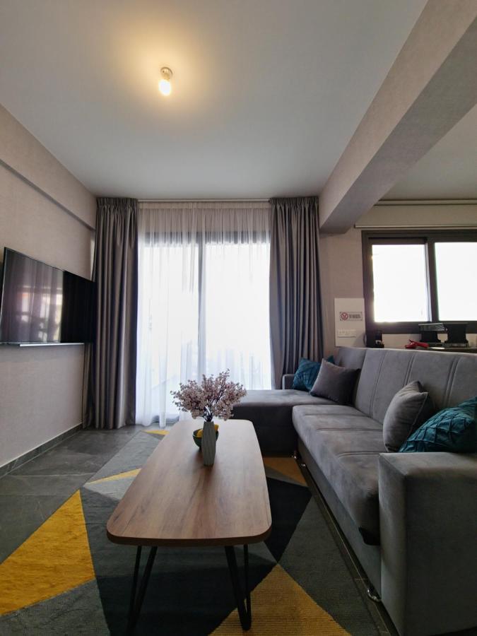 Carisa Deluxe Apartment With Jacuzzi Larnaka Exterior foto