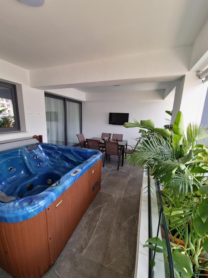 Carisa Deluxe Apartment With Jacuzzi Larnaka Exterior foto