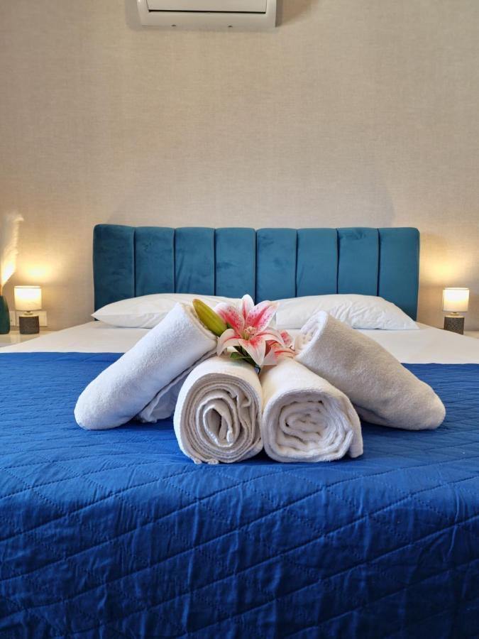 Carisa Deluxe Apartment With Jacuzzi Larnaka Exterior foto